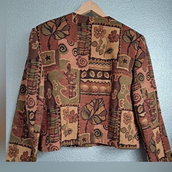 Doncaster Button Down Cropped Jacket - Picture 10 of 10